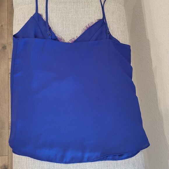 Socialite Tank With Lace Detail - Picture 4 of 6